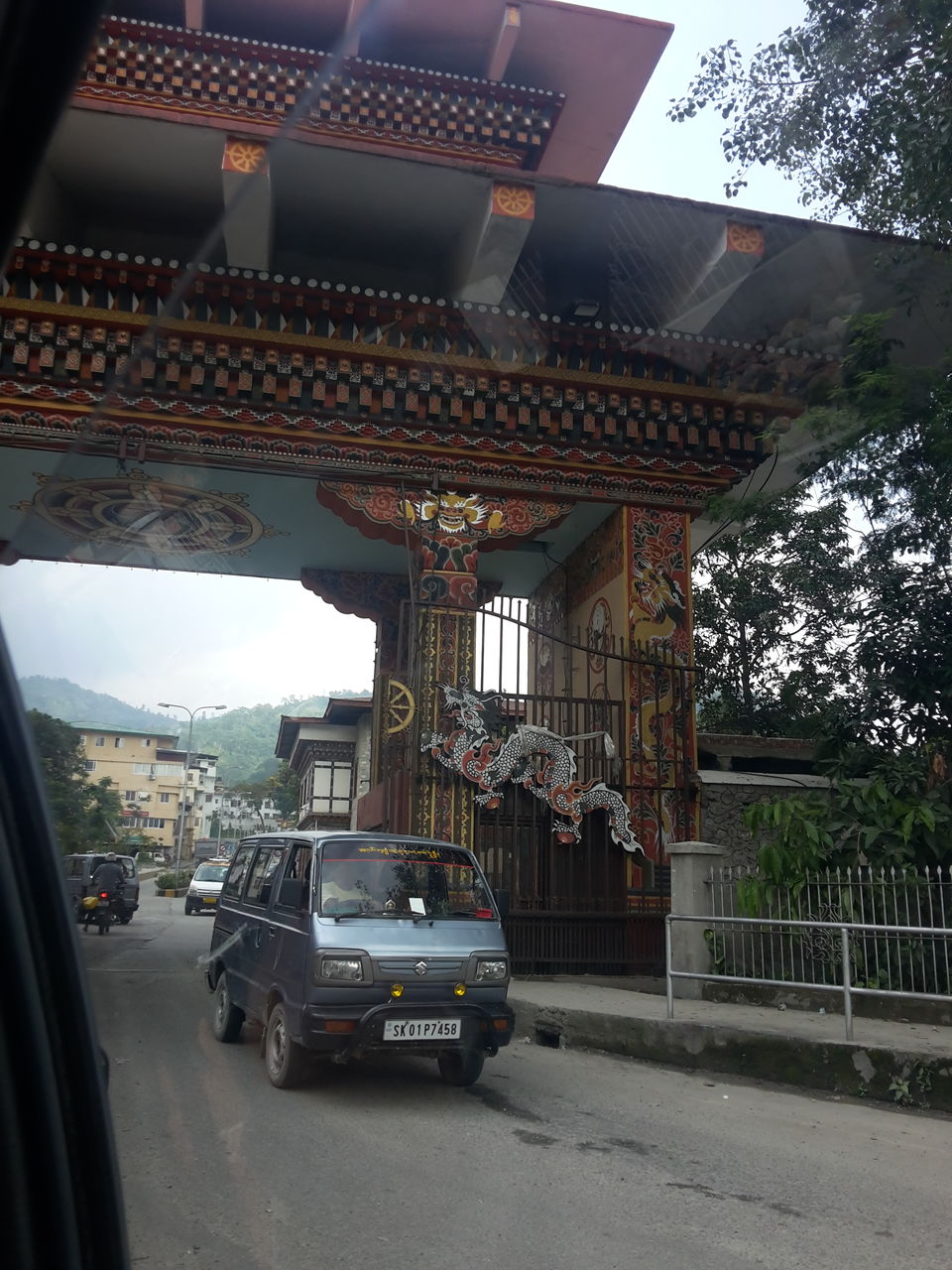 Photo of Kuzozangpola Bhutan!: 5 days Solo in the Land of the Thunder Dragon 1/46 by Ryokõ-shä