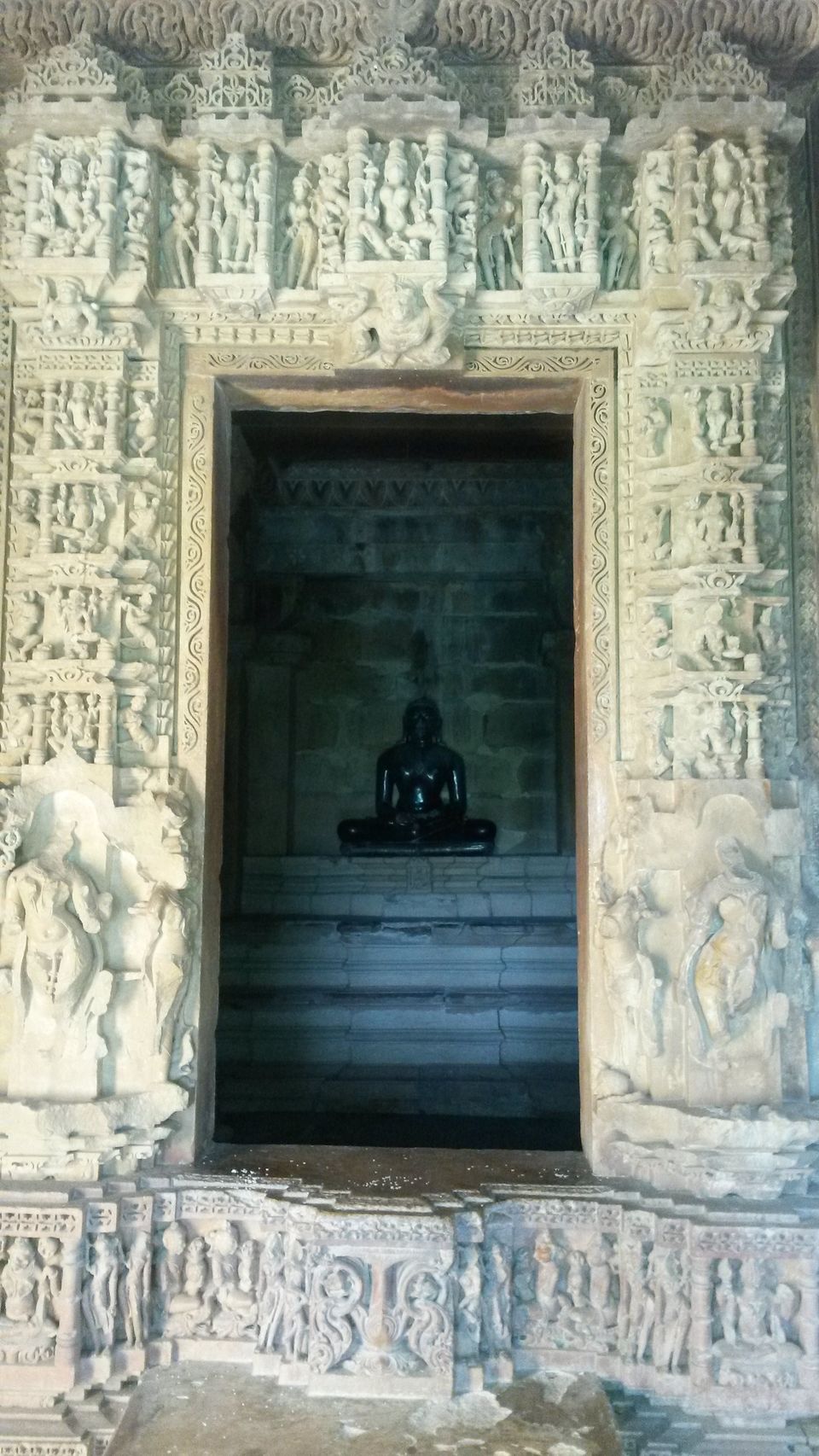 Photo of A pleasure trip to the Temple of Khajuraho! 12/24 by Ryokõ-shä