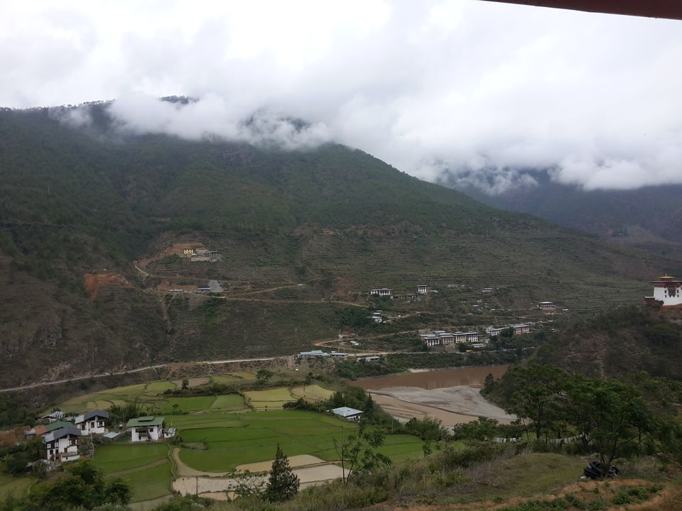 Photo of Wangdue Phodrang, Bhutan by Ryokõ-shä