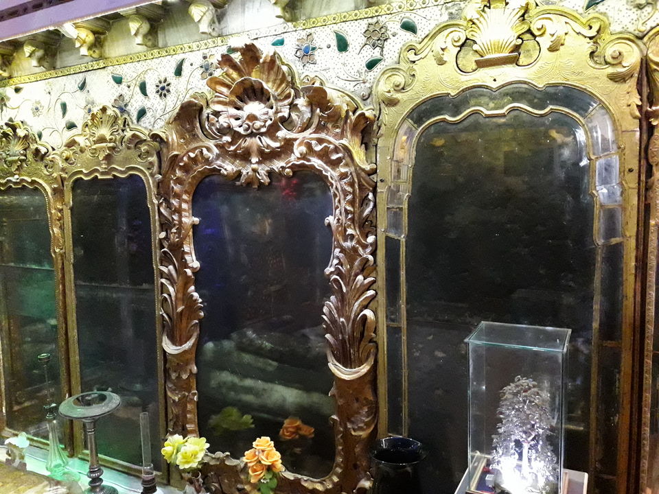 Photo of Aina Mahal - The Hall of Mirrors in Bhuj! by Ryokõ-shä