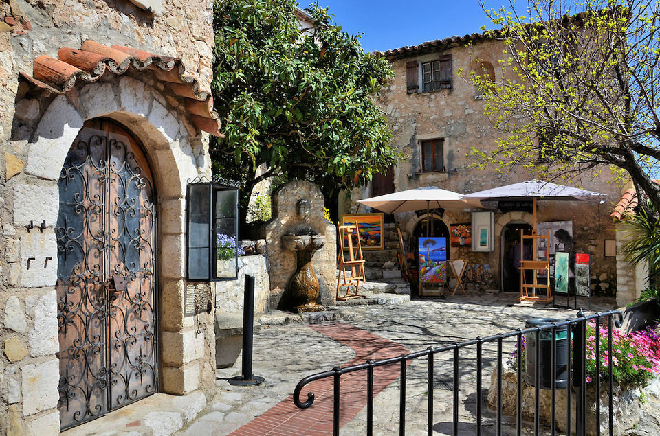 Photo of EZE- A Dreamy Village with the motto ISIS MORIENDO RENASCOR 4/5 by Ryokõ-shä