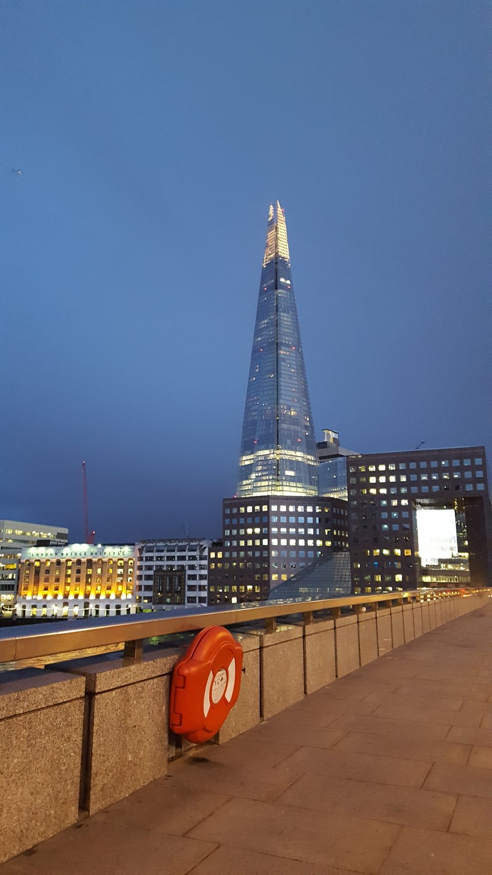 Photo of Living the London Dreams! 1/8 by Ryokõ-shä