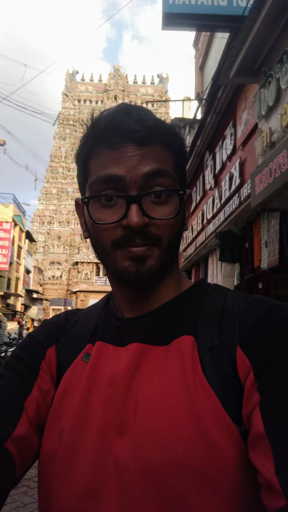 Photo of Madurai Meenakshi Amman Temple Road, Dharmathupatti, Tamil Nadu, India by Karun Sunku