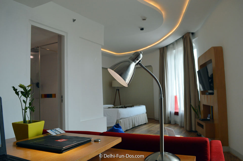 Photo of Smart Rooms that respond to voice commands #luxurygetaway 5/7 by Sundeep & Bedabrata