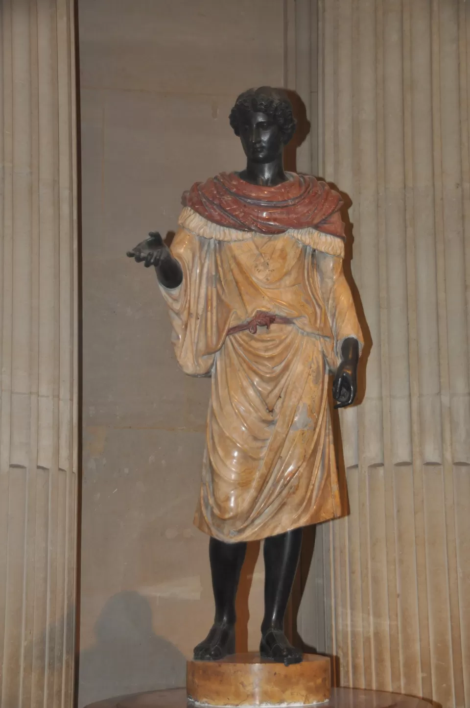 Photo of Louvre Museum, Rue de Rivoli, Paris, France by Vandana Goenka