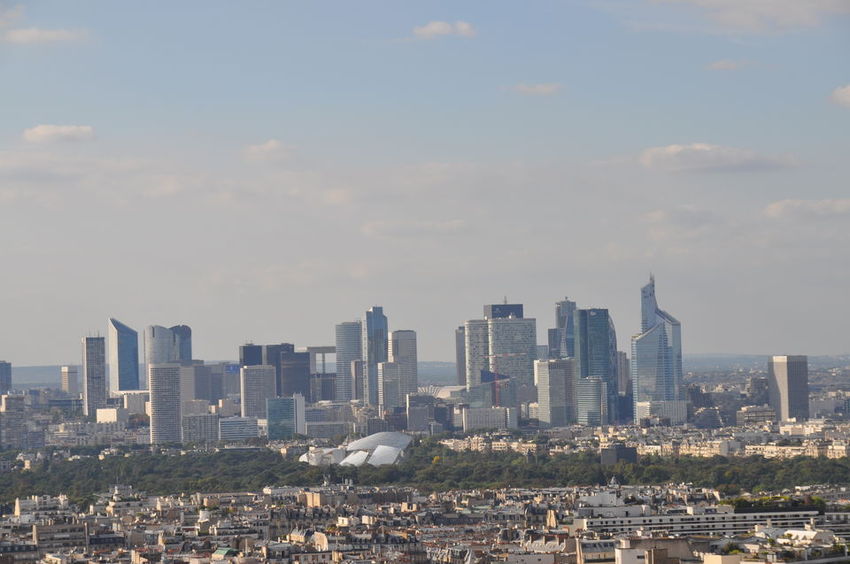 Photo of Eiffel Tower, Champ de Mars, Avenue Anatole France, Paris, France by Vandana Goenka