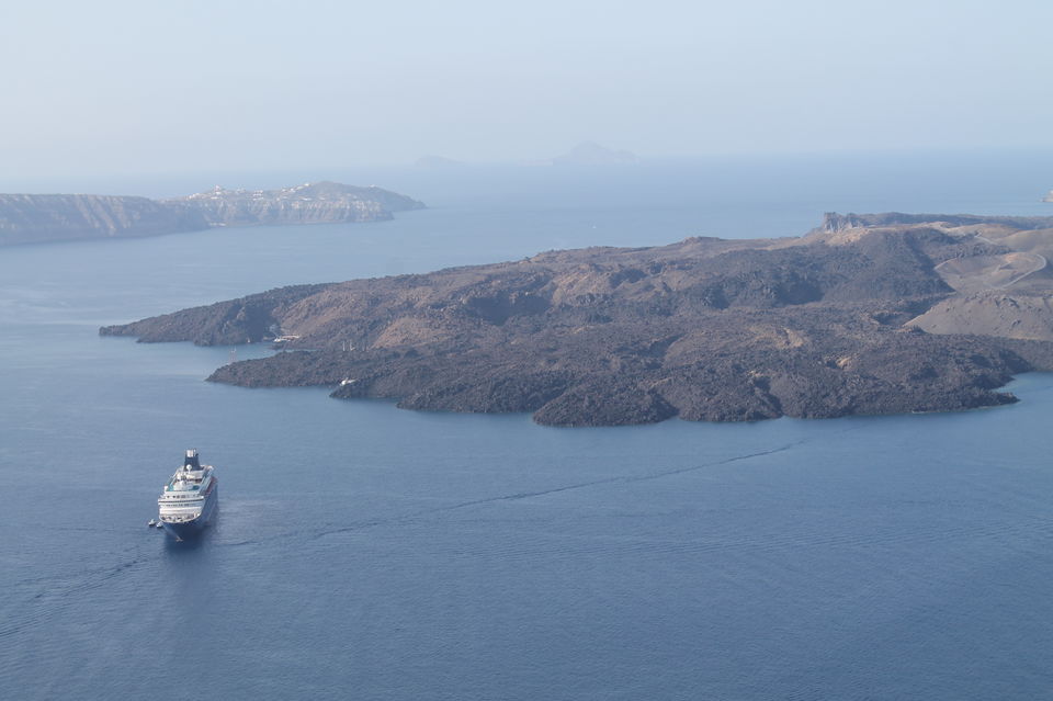 Photo of Volcano Blue, Fira/Santorini, Greece by Vandana Goenka