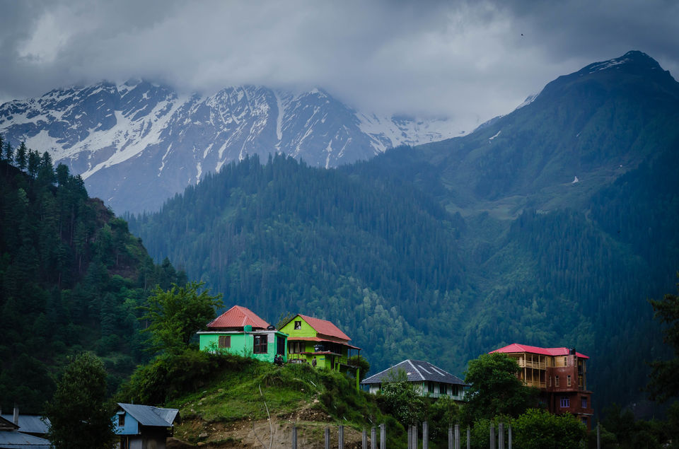 Photo of Every Reason Why I Will Never Travel With My Photographer Boyfriend Again 12/16 by Sreshti Verma