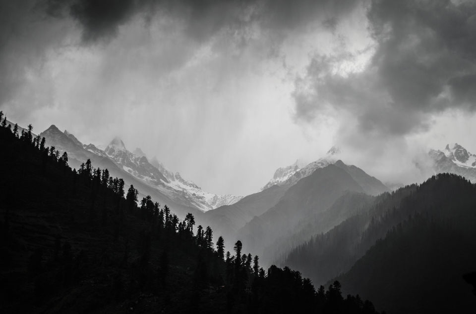 Photo of Every Reason Why I Will Never Travel With My Photographer Boyfriend Again 13/16 by Sreshti Verma