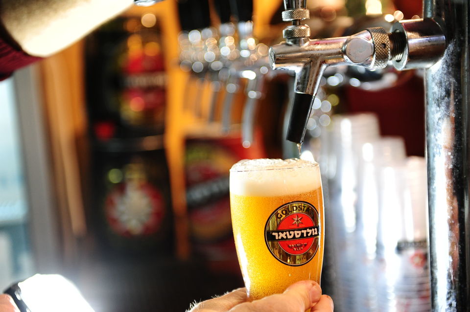 Photo of This Job Will Pay You $64,000 To Become a Professional Beer Drinking Traveller 3/3 by Sreshti Verma