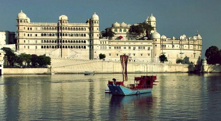 Photo of 10 Five-Star Resorts Around India That You Can Easily Get For Half The Price! 1/11 by Sreshti Verma