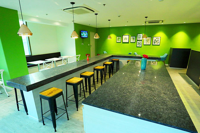 Photo of Urbanpod Hotel: The First Pod Hotel Of India Is Strange In A Good Way by Sreshti Verma