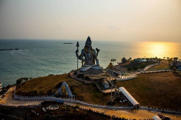 Photo of Things A Budding Travel Photographer Should Keep In Mind Before Buying Their First DSLR 14/16 by Sreshti Verma