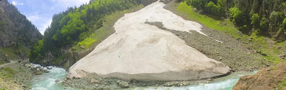 Photo of Dal Lake, Srinagar by Amit
