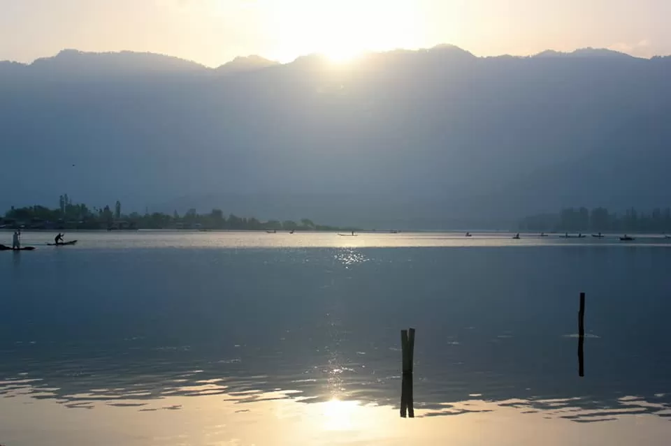 Photo of Dal Lake, Srinagar by Amit