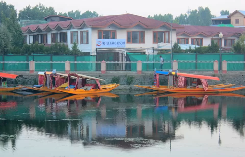 Photo of Dal Lake, Srinagar by Amit