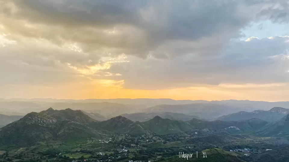 Photo of Sajjangarh Monsoon Palace, Sajjan Garh Road, near Mewar Garh hotel, Eklavya Colony, Udaipur, Rajasthan, India by Arin Goswami
