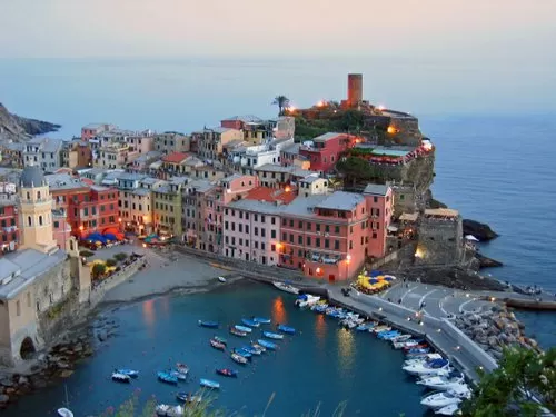 Photo of Vernazza, La Spezia, Italy by Kristoffer