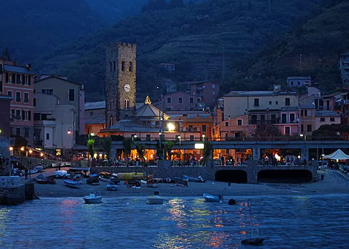 Photo of Monterosso Al Mare, La Spezia, Italy by Kristoffer
