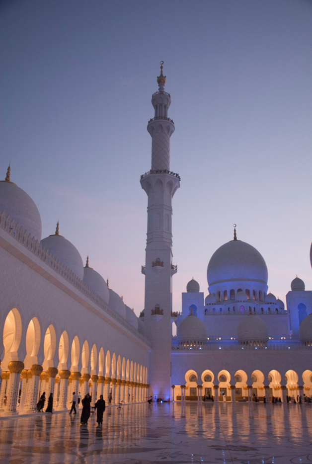 Photo of Photographing the Grand Mosque of Abu Dhabi. by Sandeep Sreedhar