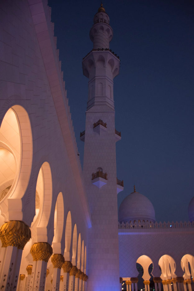 Photo of Photographing the Grand Mosque of Abu Dhabi. by Sandeep Sreedhar