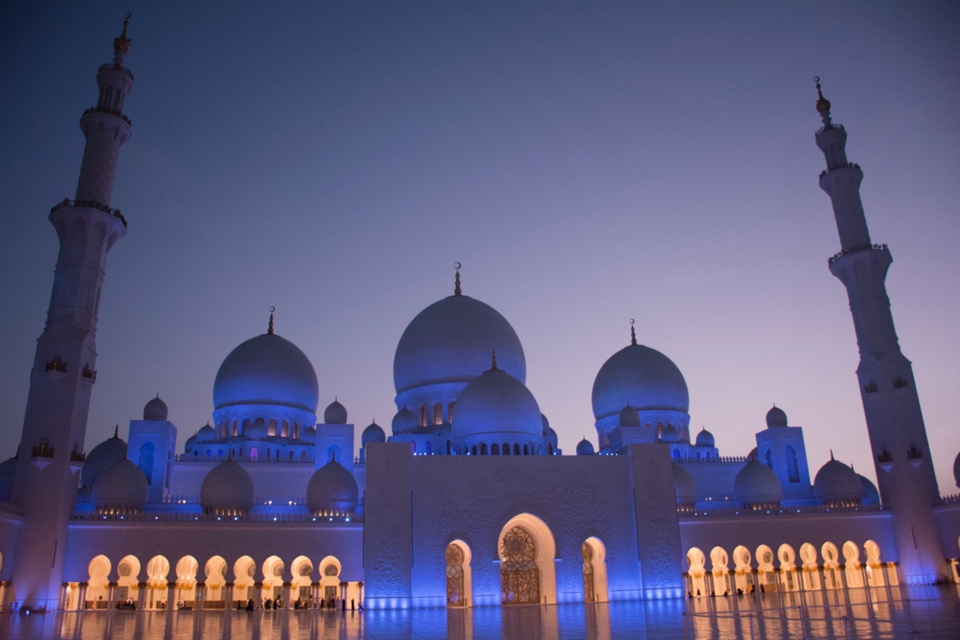 Photo of Photographing the Grand Mosque of Abu Dhabi. by Sandeep Sreedhar