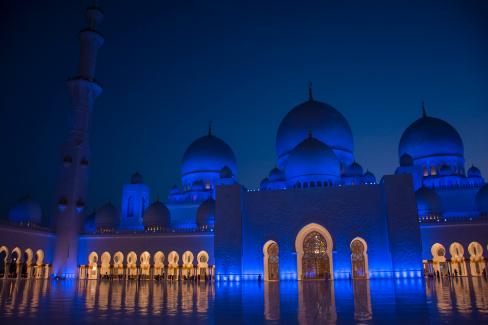 Photo of Photographing the Grand Mosque of Abu Dhabi. by Sandeep Sreedhar