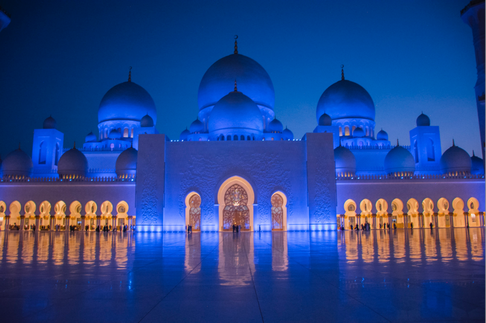 Photo of Photographing the Grand Mosque of Abu Dhabi. by Sandeep Sreedhar