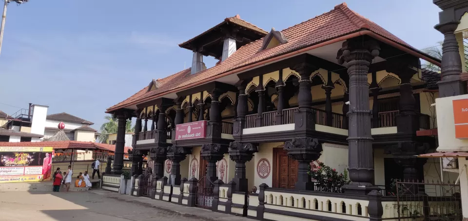 Photo of Sri Krishna Temple Complex, Thenkpete, Maruthi Veethika, Udupi, Karnataka, India by Vikas Kawade