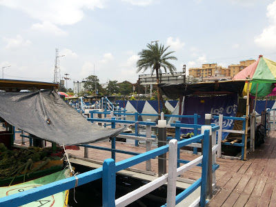 Photo of Now You Buy and Sell Floating.. 3/4 by Kakuli