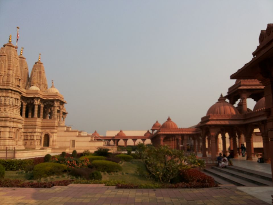 Photo of BAPS in Joka, Kolkata by Kakuli