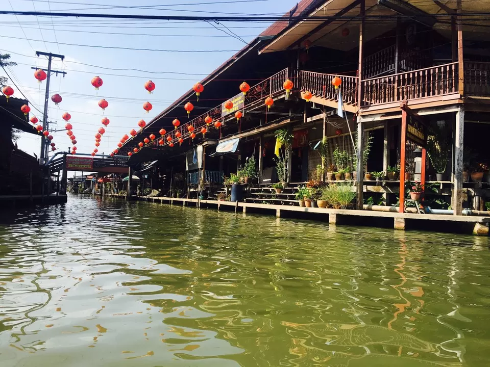 Photo of Damnoen Saduak Floating Market, Damnoen Saduak, Damnoen Saduak District, Ratchaburi, Thailand by Prerna Gupta