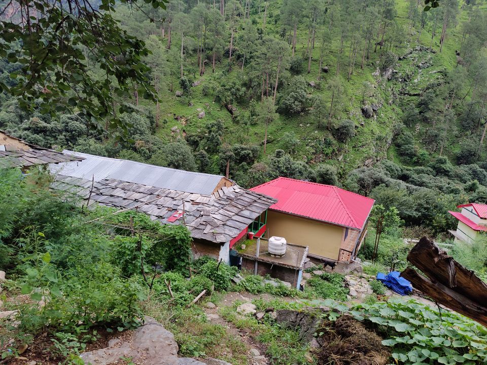 Photo of पढ़िए भूस्खलन में फंसे परिवार को कैसे एक पहाड़ी परिवार ने सहारा दिया ,पढ़ कर गर्व होगा ..part-2 by Rishabh Bharawa