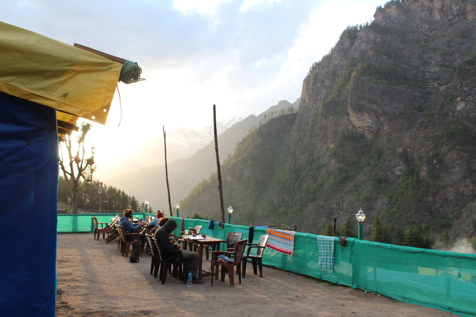 Photo of Cafe Lotus, Kheerganga by Rohini Banerjee