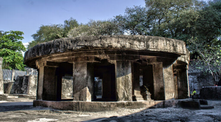 Photo of pataleshwar cave temples, Jangali Maharaj Road, Revenue Colony, Shivajinagar, Pune, Maharashtra, India by Vivek Khade