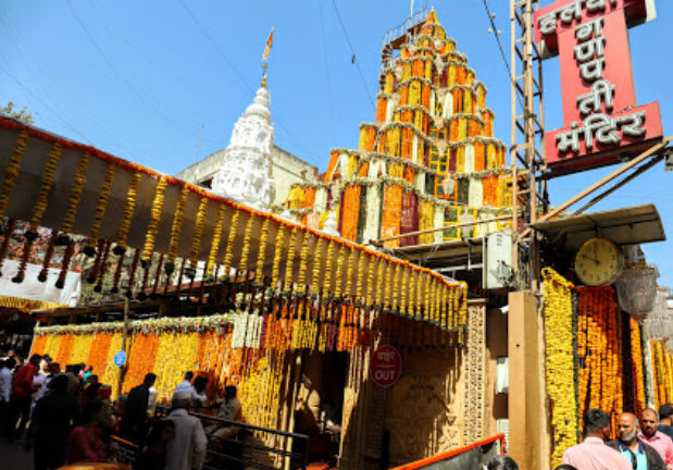 Photo of Dagdusheth Halwai Ganpati temple, Budhwar Peth, Pune, Maharashtra, India by Vivek Khade