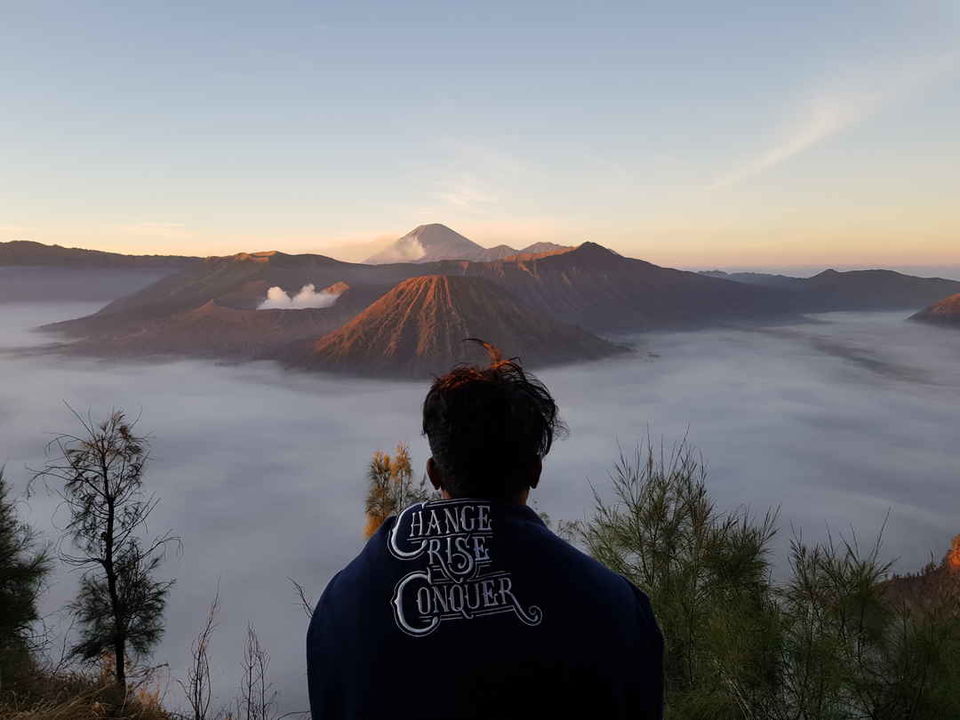 Photo of Mount Bromo : Great View,Tiresome Hike, Active Volcano, An Unforgettable Experience by De WANDERER Soul