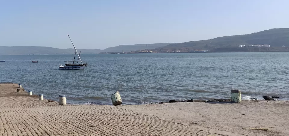 Photo of Murud Janjira Fort Boat Route, Rajapuri by Roshni Patel