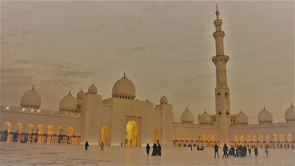 Photo of Take a look inside an Abu Dhabi gem—My day trip to the Sheikh Zayed Mosque in UAE 3/10 by Smitha Aji