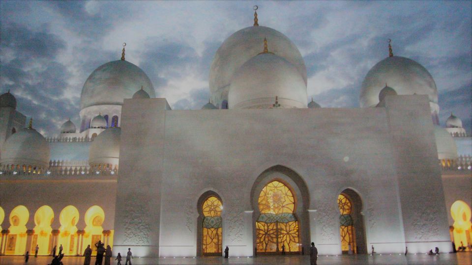 Photo of Take a look inside an Abu Dhabi gem—My day trip to the Sheikh Zayed Mosque in UAE 4/10 by Smitha Aji