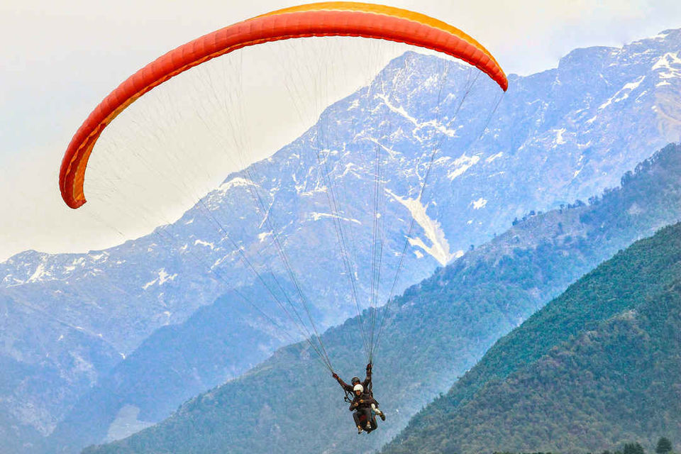 Photo of The town that paraglides by lavanay Gupta