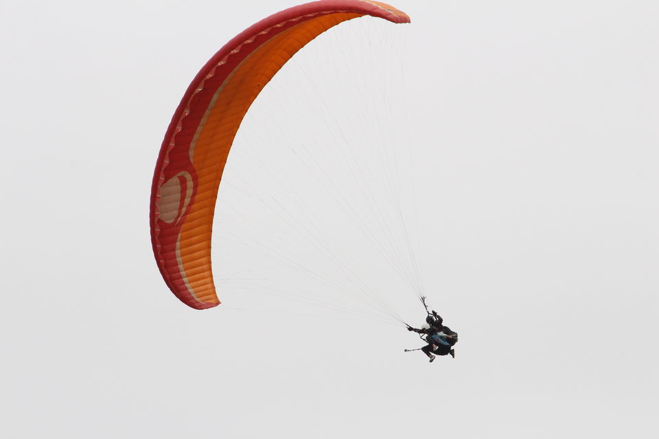 Photo of The town that paraglides by lavanay Gupta