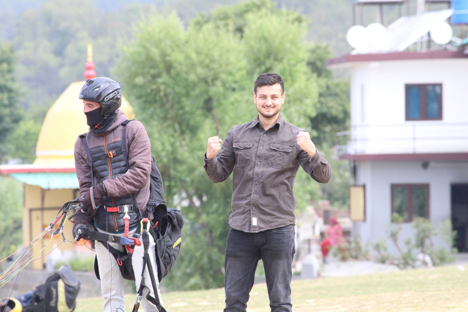 Photo of The town that paraglides by lavanay Gupta