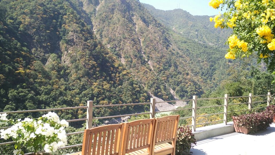 Photo of Raft to relax in Rishikesh 36/37 by Swa-T