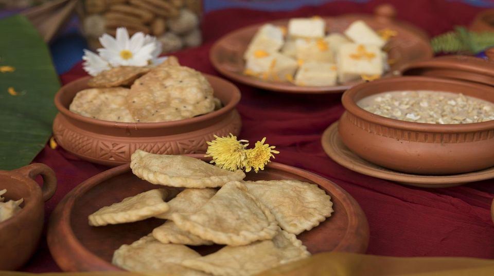 Photo of শীতকালীন গ্রাম বাংলার মিঠাই উৎসবের ভিড়ে রয়েছে বেশ কিছু অজানা সাংস্কৃতিক ইতিহাস, পরম্পরার বৈশিষ্ট্য 2/2 by Deya Das