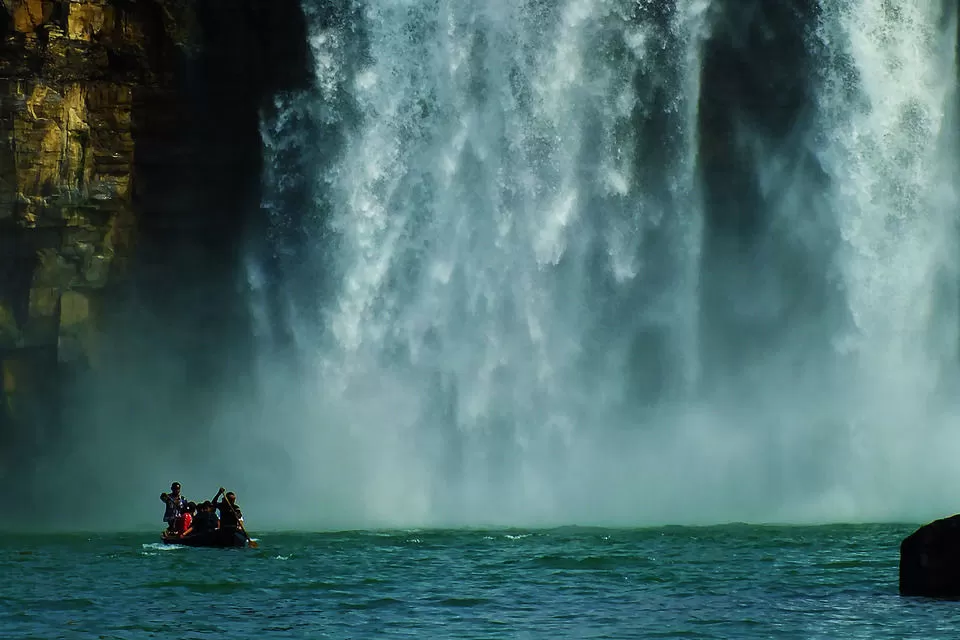 Photo of Chitrakoot Falls, Tiratha, Chhattisgarh, India by Deya Das
