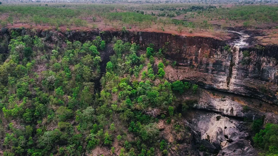 Photo of Rankunya waterfall, Pedmi, Madhya Pradesh, India by Deya Das