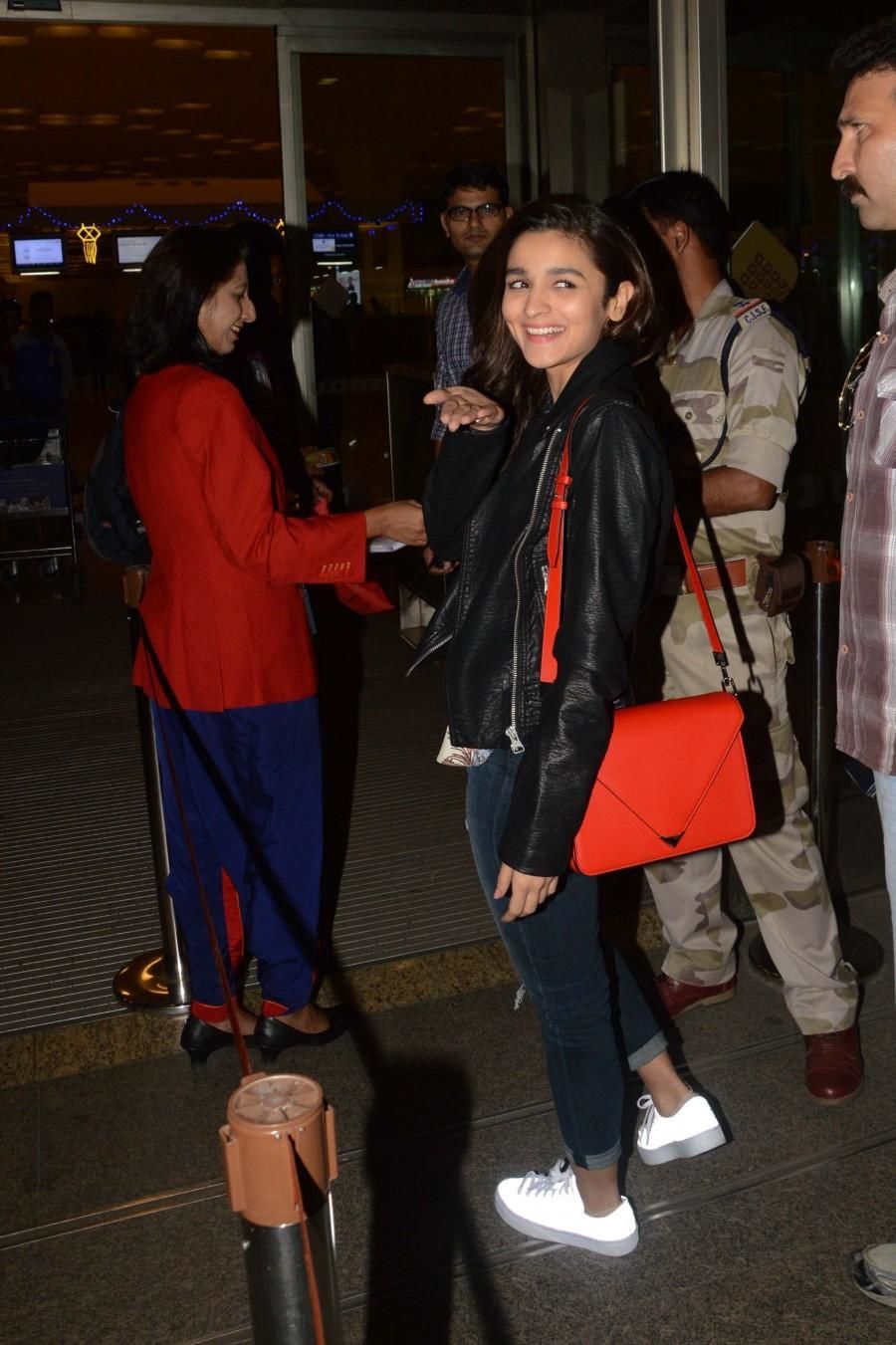 Photo of বলিউড সেলিব্রিটিদের স্টাইল স্টেটমেন্টে মুগ্ধ নেটিজেনরা... 2/11 by Deya Das