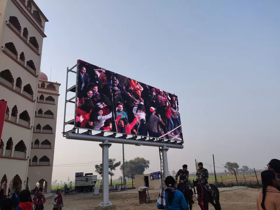 Photo of Wagah, Wagah, Lahore, Punjab, India by Confusedwanderer 