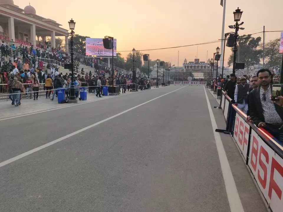 Photo of Wagah, Wagah, Lahore, Punjab, India by Confusedwanderer 